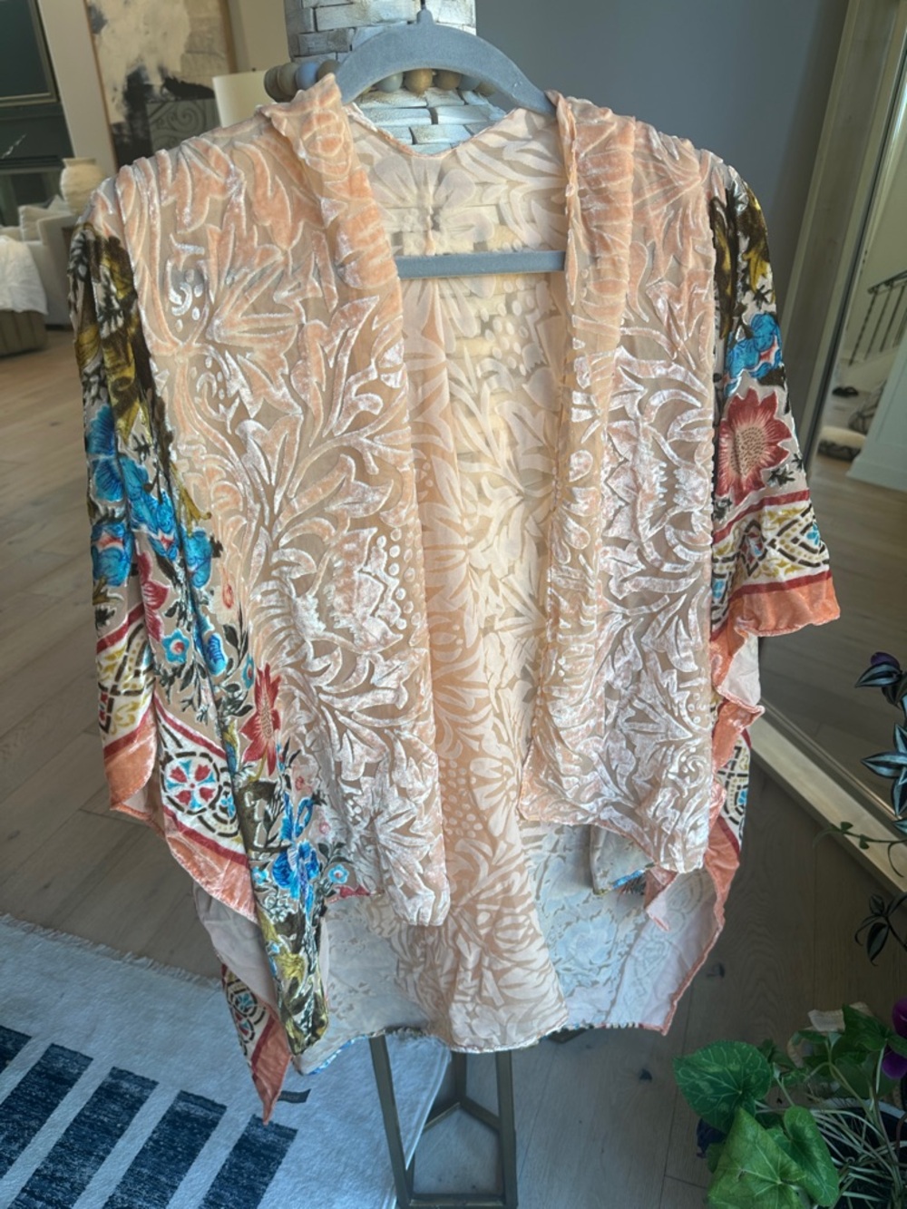 SAACHI Peach Floral Velvet Burnout Kimono with Multicolor Sleeve Accents